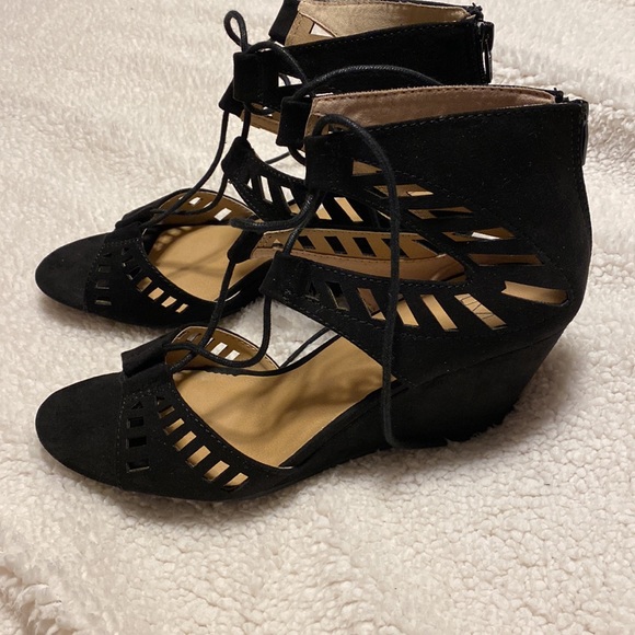 Material girl sandals NIB - Picture 2 of 8